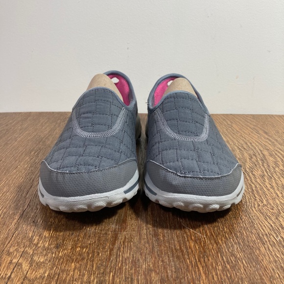 Skechers Slippers with Memory Fur Women’s Size 9.5 - Picture 3 of 10